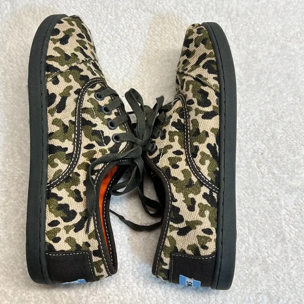 TOMS Youth Shoes Camo Print Slip On Lace Tie Size 6Y